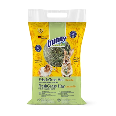 BUNNY NATURE VERS GRAS HOOI MET KAMILLE